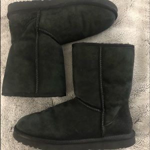 UGG Women’s Classic Short Size 11 Black